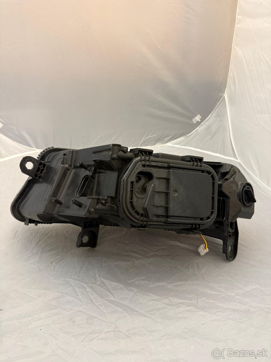 Svetlo Audi A6 C6 4F - 3