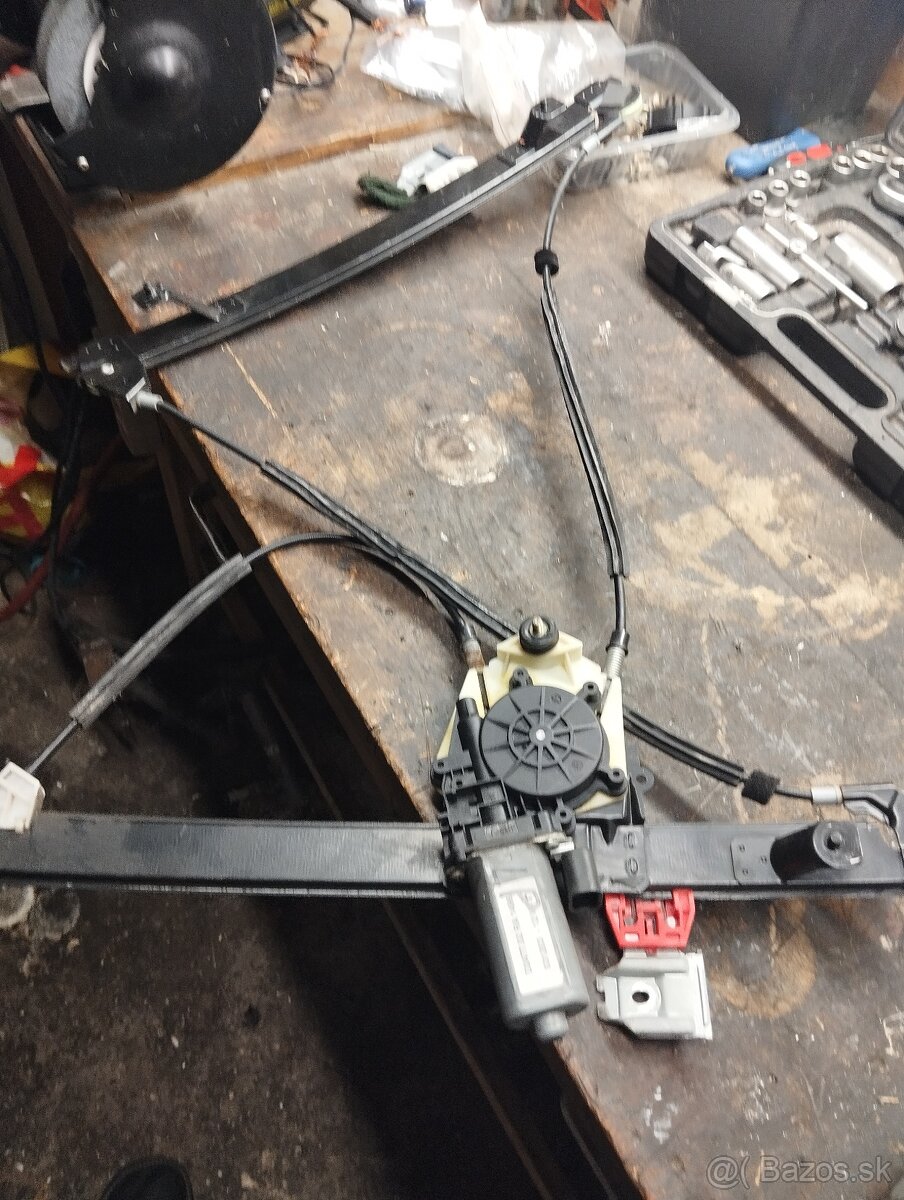 Nahradne diely Lancia Thesis - 3