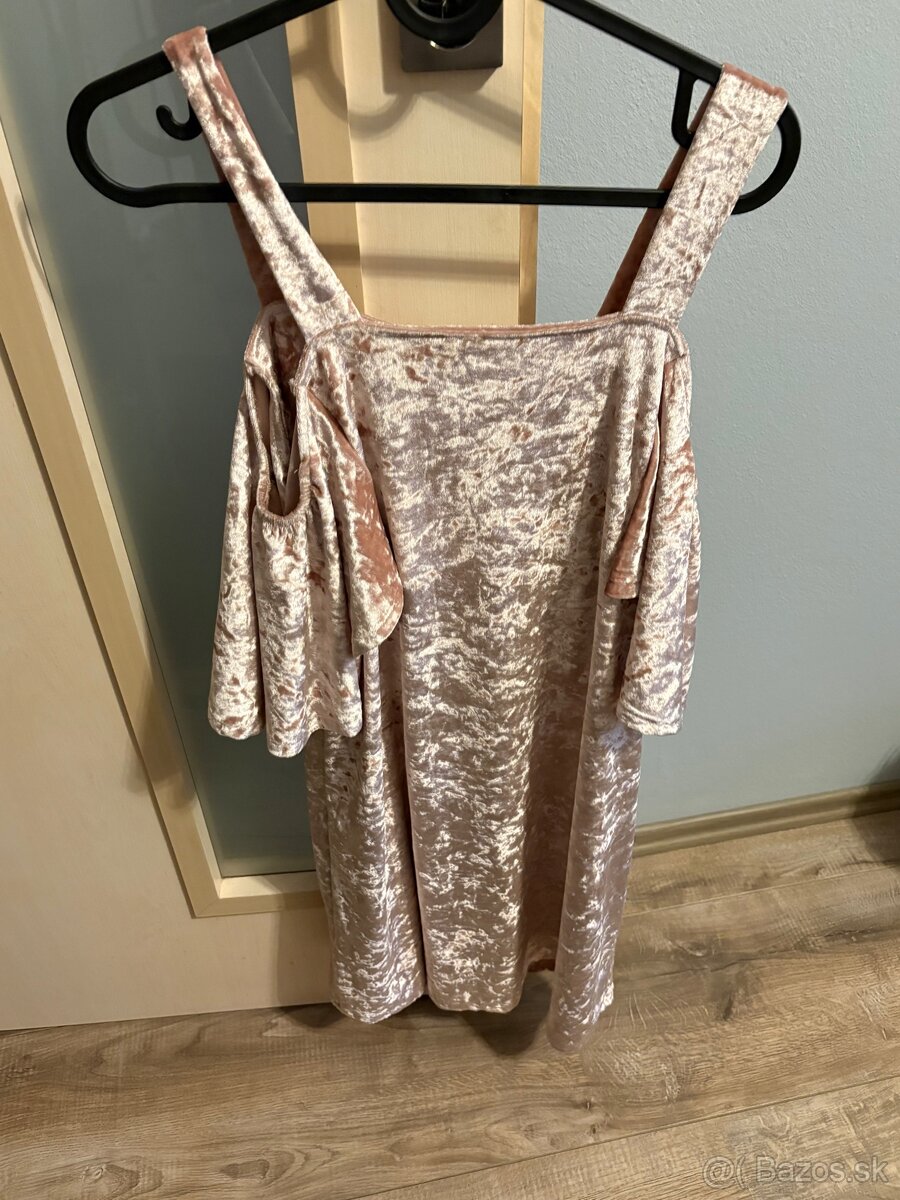 Zamatove šaty Mango - 3