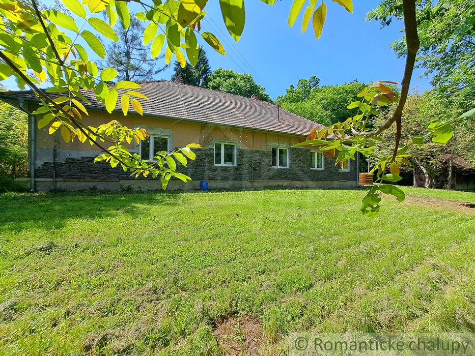 Dom uprostred lesa na samote - útočisko pred ruchom mesta - 3