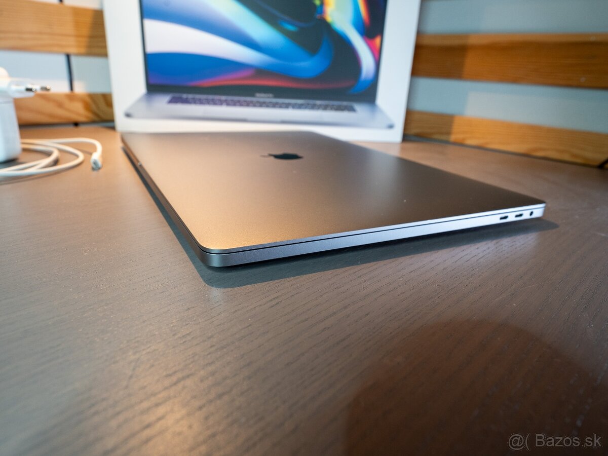 P: MacBook Pro 16" SK i7 6core 2,6GHz 16GB RAM 512GB SSD - 3