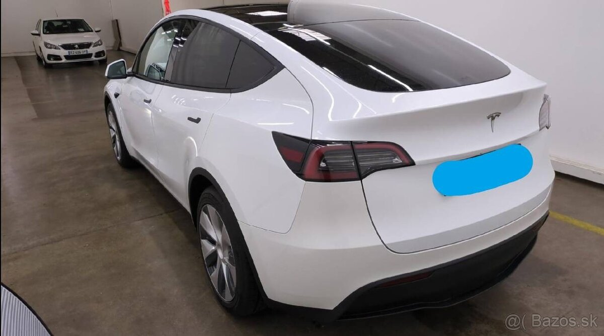 Tesla Model Y 2023 Standard Range - 3