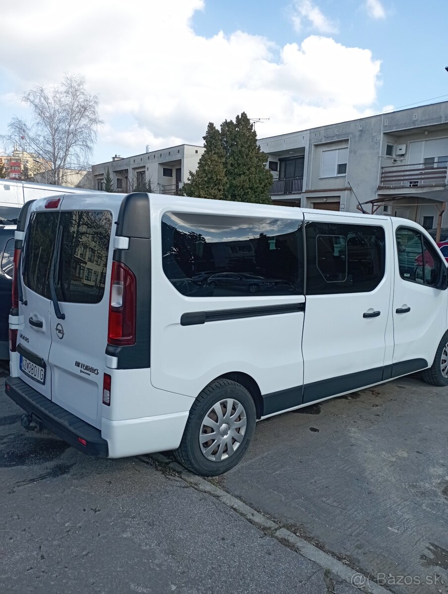 Prenajom 9 miestneho auta - 3