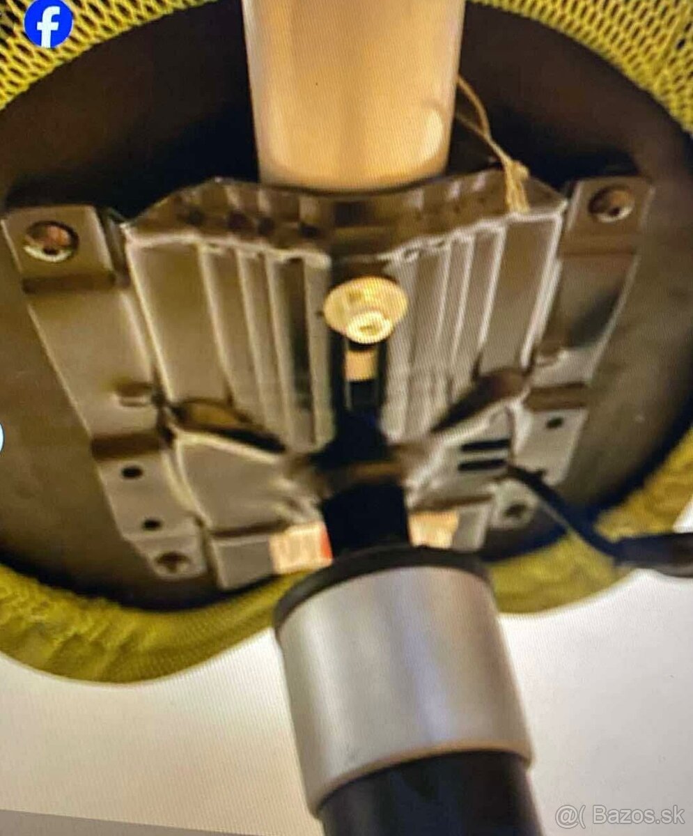 Nastaviteľný písací stôl a stolička - 3