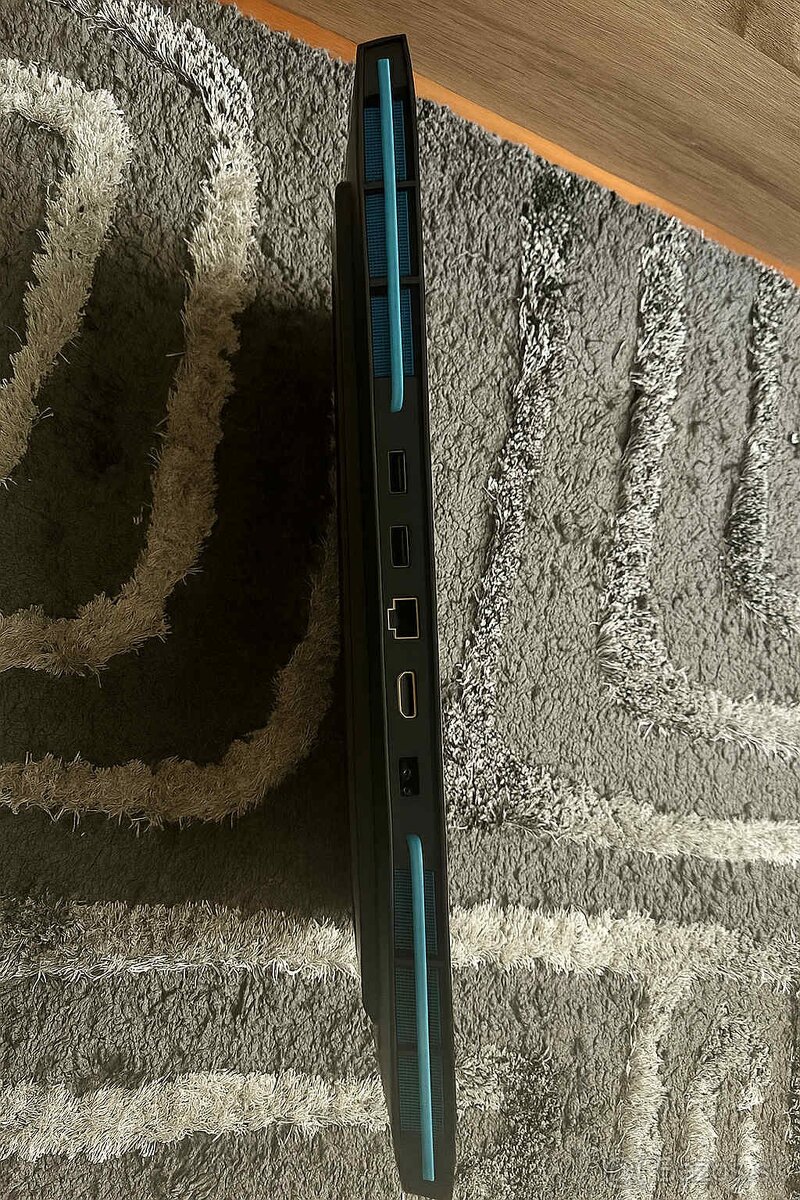 Lenovo LOQ 15IRH8 - 3