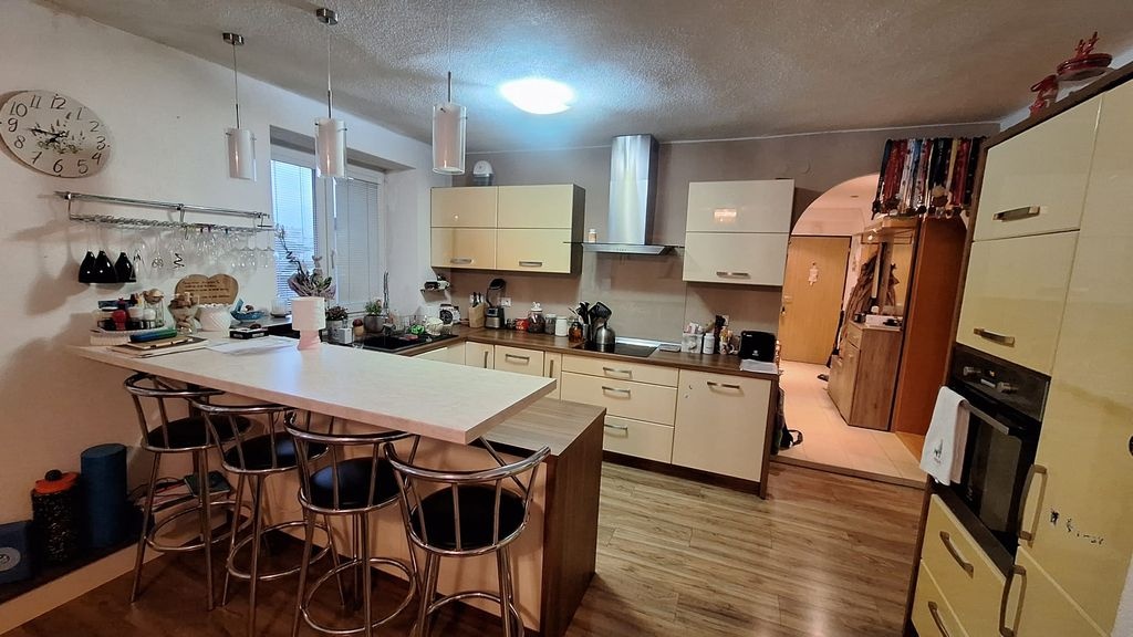 Nájom 2,5 izbový byt širšie centrum Zvolen - 3