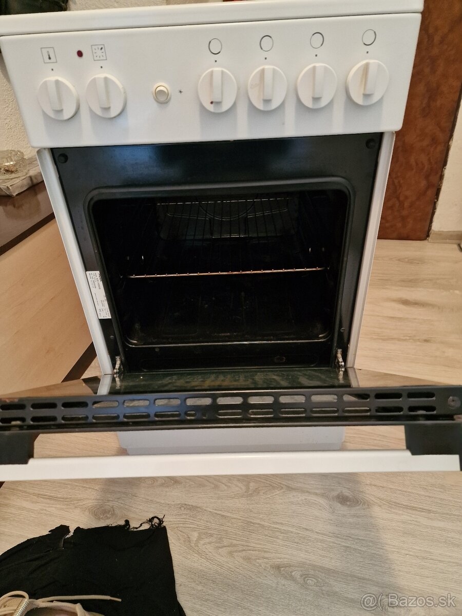 Plynovy sporak MORA - 3