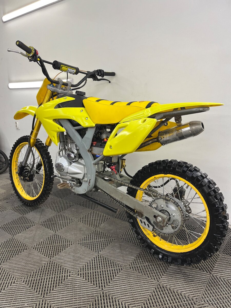 Motorka Cross 200cc TOP STAV