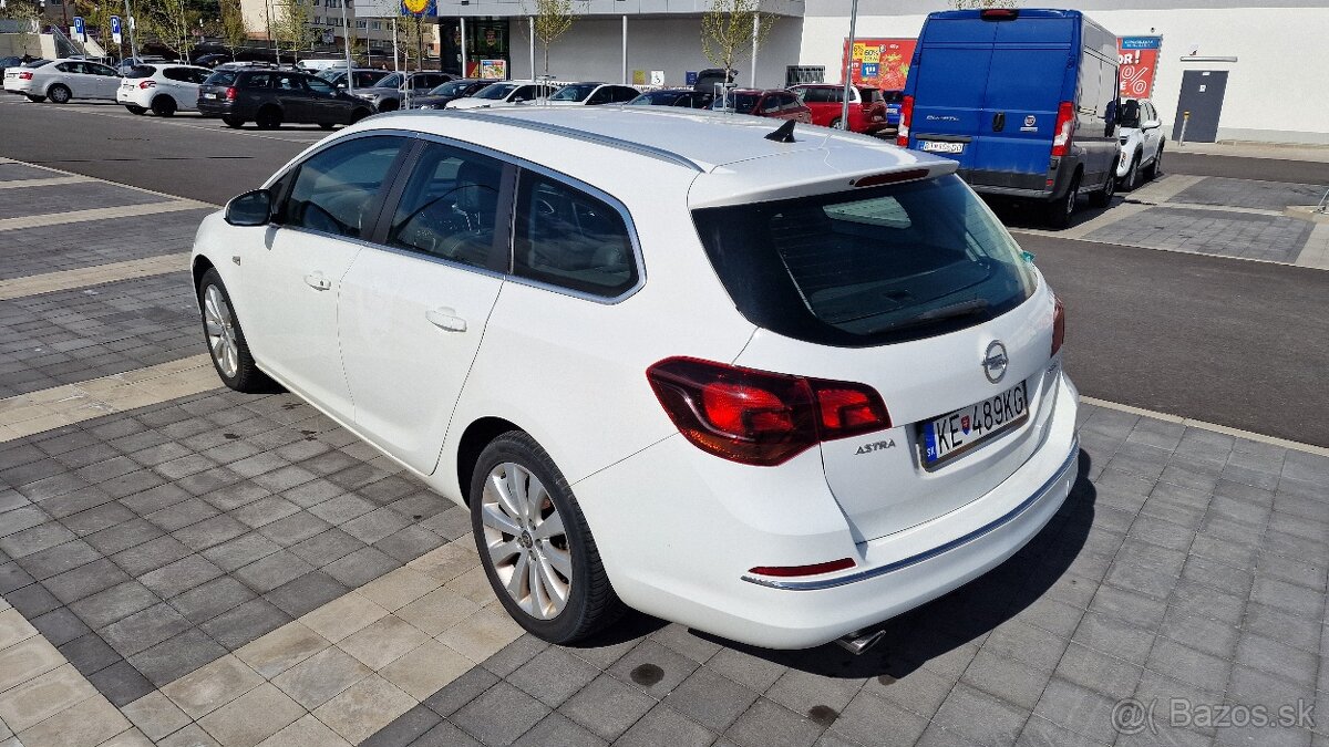 Predám Astra combi, 1.4T LPG 103 kw - 3