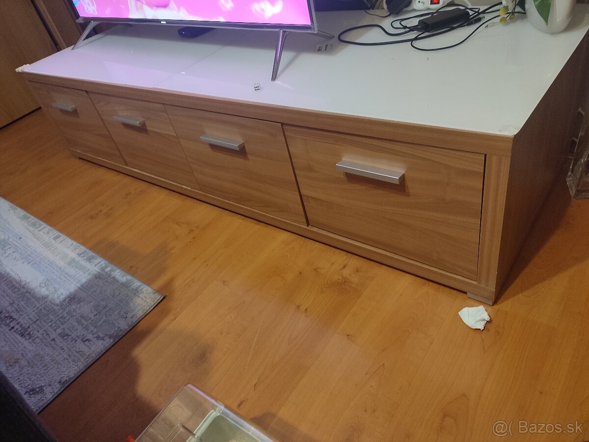 Obývačková stena – vitrína + skrinka + TV stolík + zástena - 3