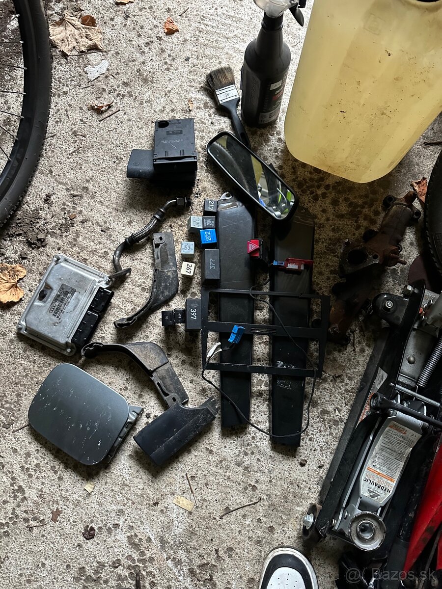 Náhradné diely Audi A4 - 3