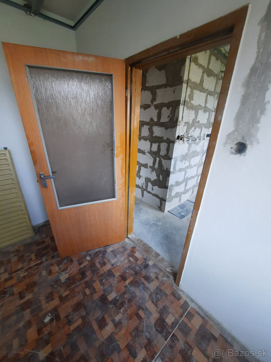 Ponukam dvere aj zarubne. - 3