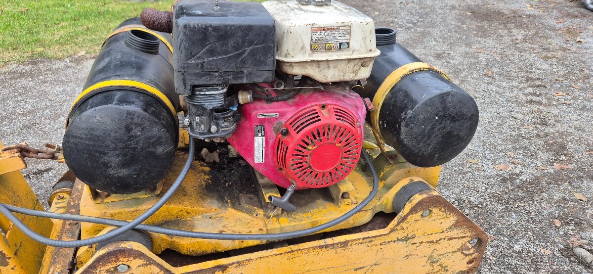 Vibračný valec ZTS - 3