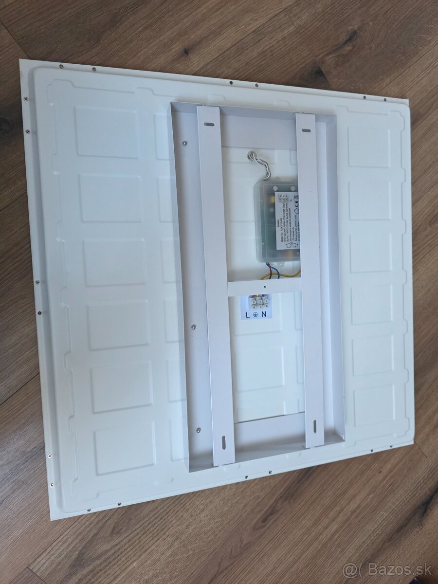 Predám stropný LED panel 60x60 - 3