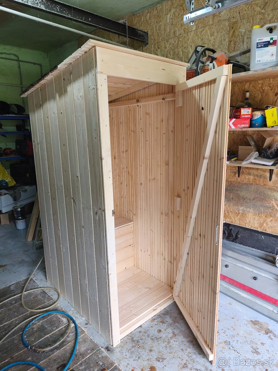 Drevená latrína - 3