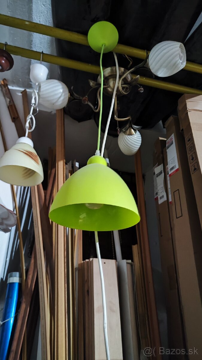 Umývadlo a stropné svetlá - 3