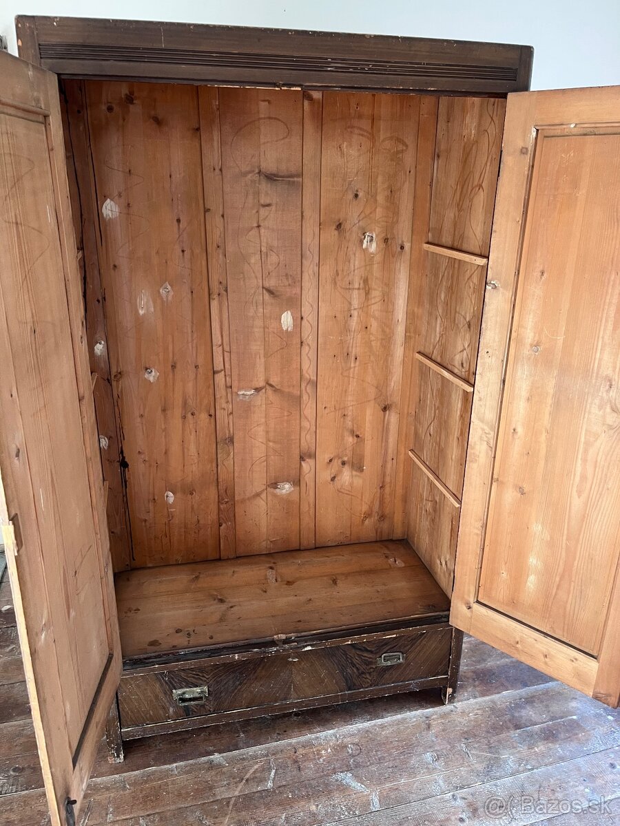 Skrina z masivu - zachovala - 3
