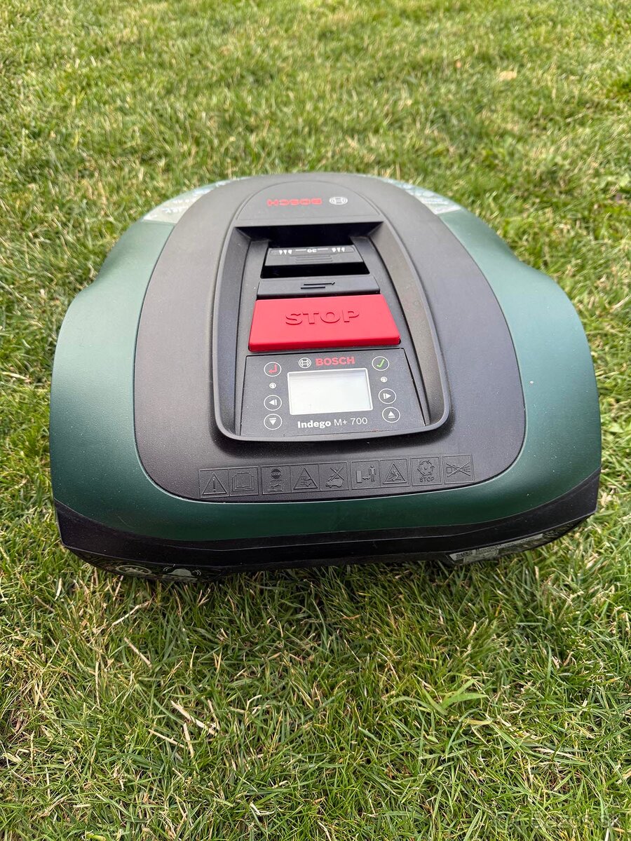 Robotická kosačka Bosch Indego M+ 700 - 3