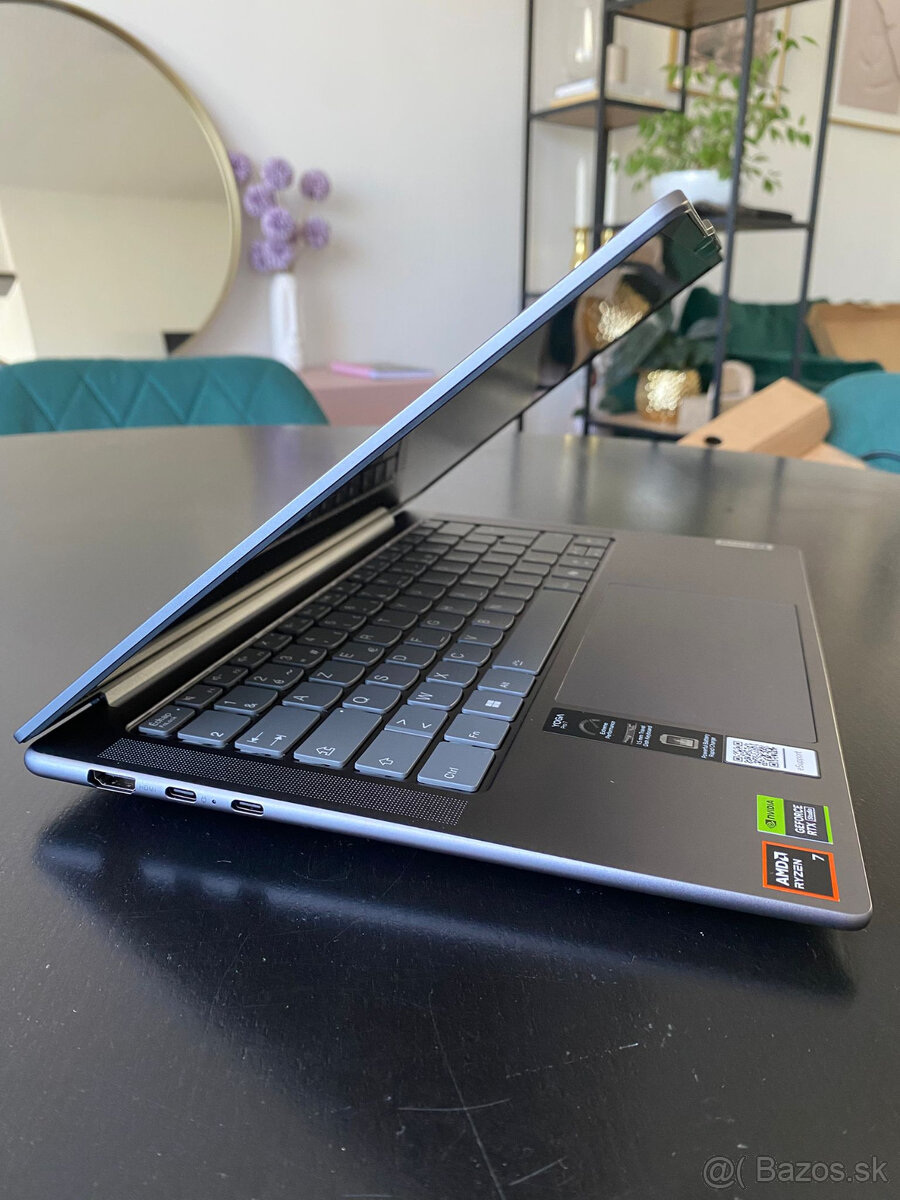 LENOVO Yoga Pro 7 | Ryzen AI 9 365 | 32GB | 1TB | OLED 2.8K - 3
