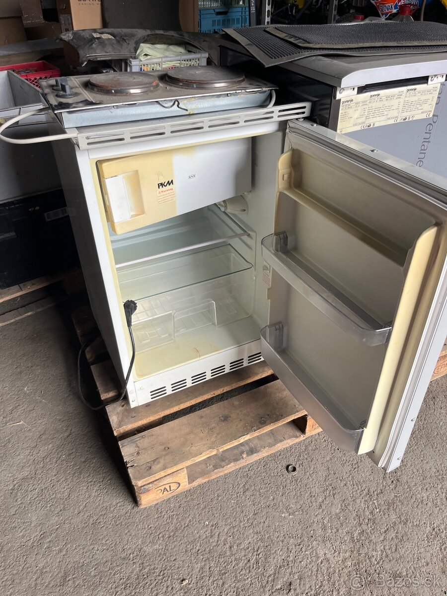 Chladnička mala , vinotéka Gorenie a 2 platničkami - 3