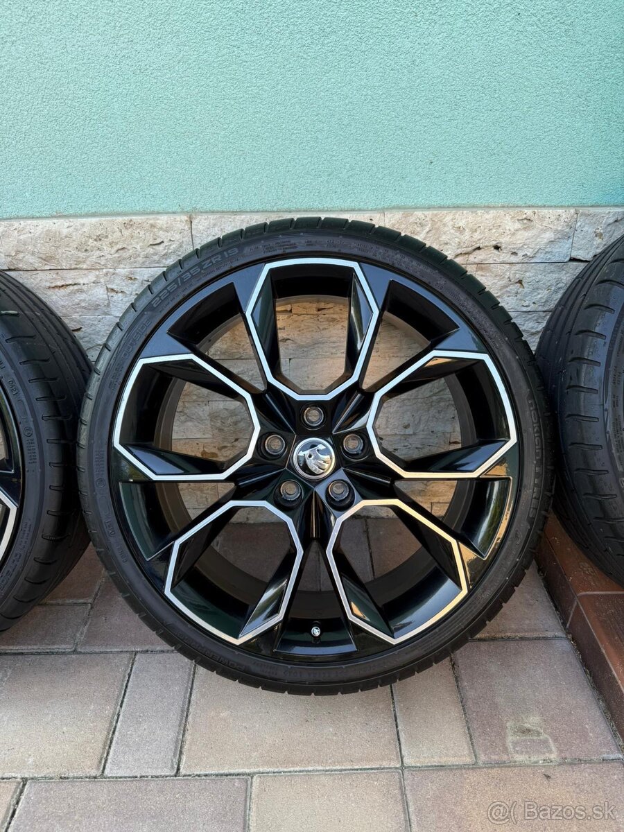 Škoda Extrene R19 - 3