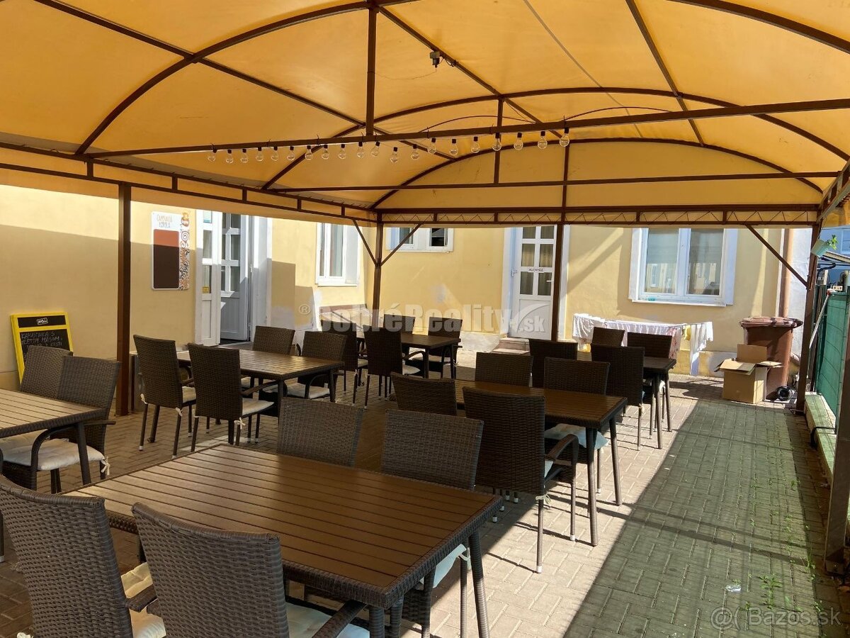 Na predaj veľká, lukratívna komerčná budova v centre Rimavsk - 3