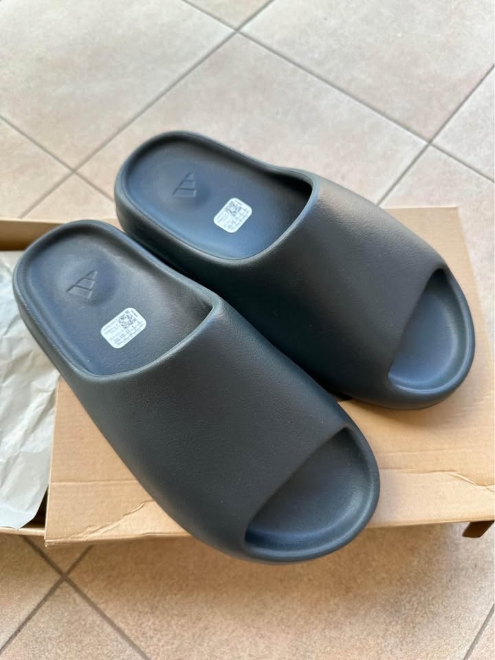 Yeezy yzy slide eu 42,43 dark onyx - 3