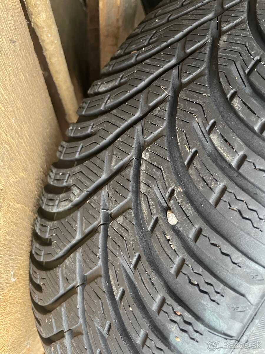 Predám zimné Pneu 215/65/16 s diskami plech - 3