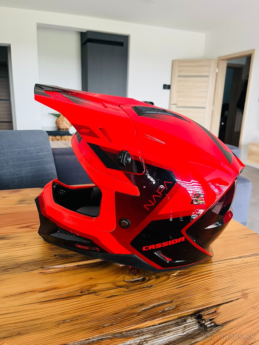 Prilba Cassida červená perleť - 3