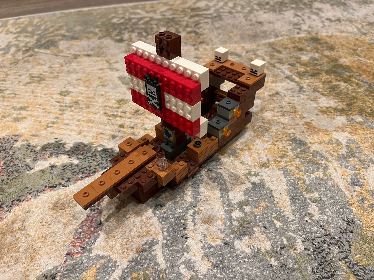 Lego Minecraft 21152 loď - 3