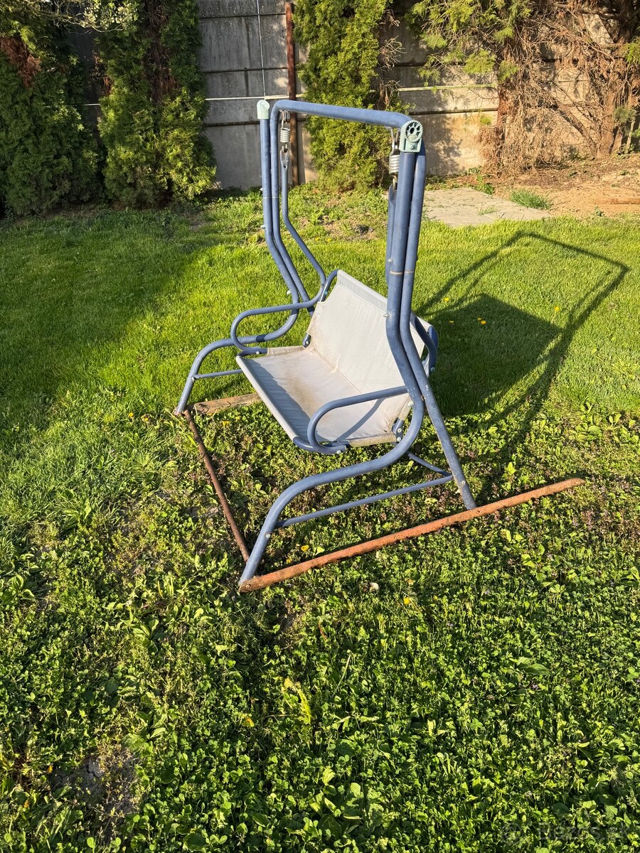 Detská hojdačka - kovová konštrukcia - 3