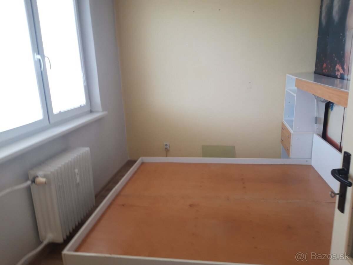 Prenajom 2-izbovy byt Stred - 3