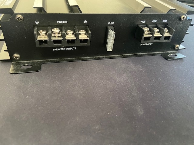 Audio zosilňovač C-236 do auta - 3
