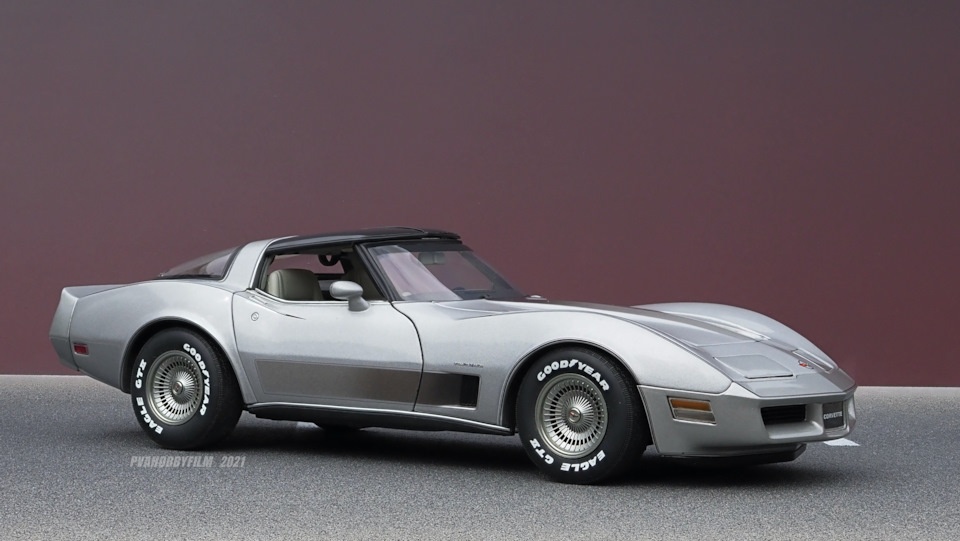 Chevrolet Corvette 1:18 - 3