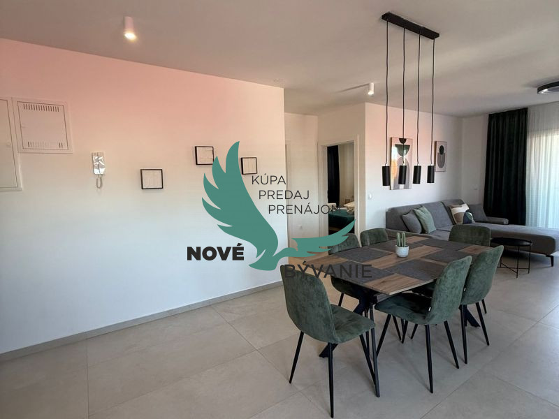 Zariadený apartmán s výhľadom na more len 300m od mora - 3