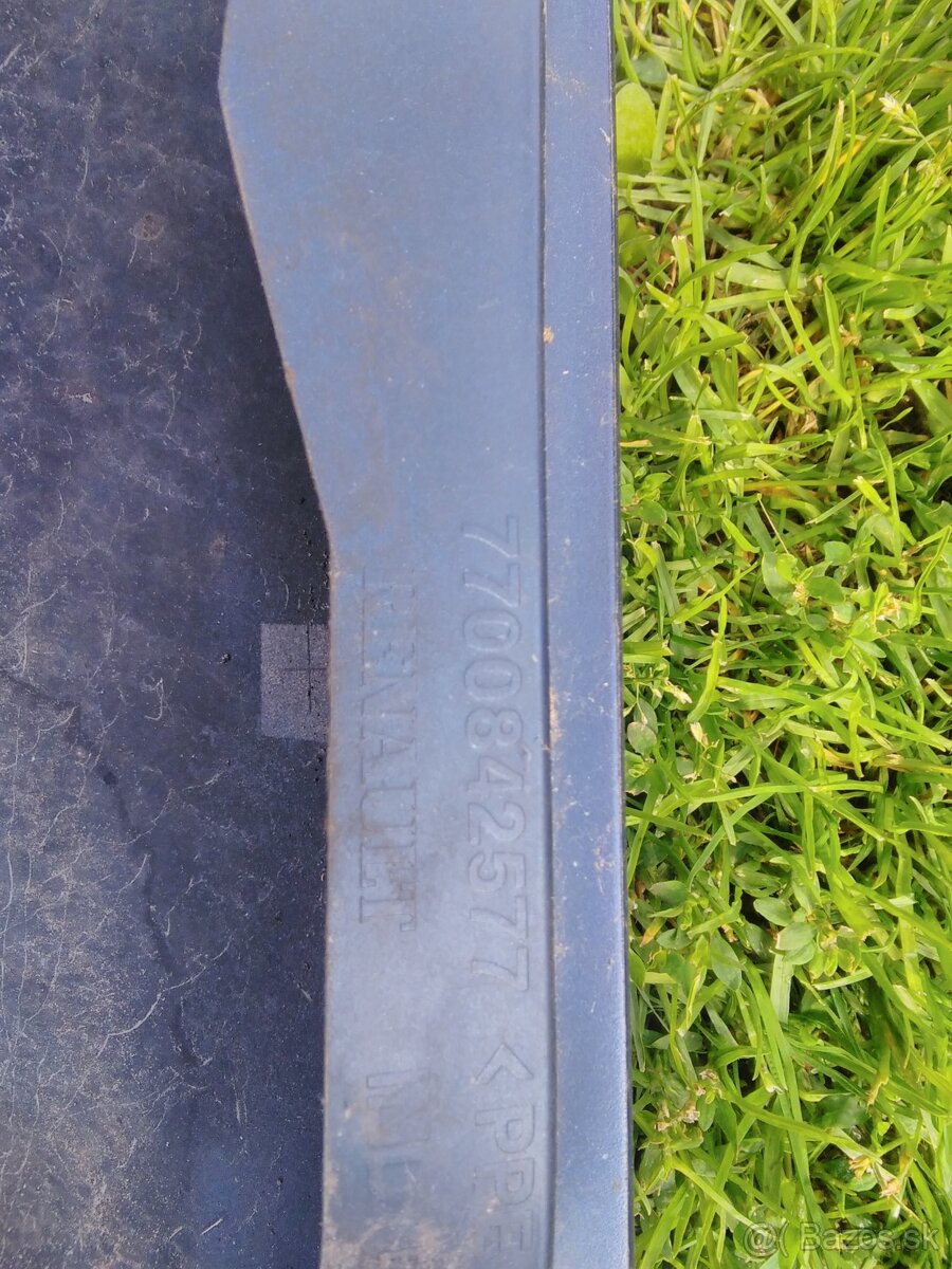 Predný pravý blatník na Renault Thalia 1999 až 2001 - 3