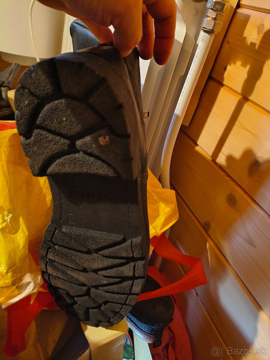 Predám čižmy čierne kožené - 3