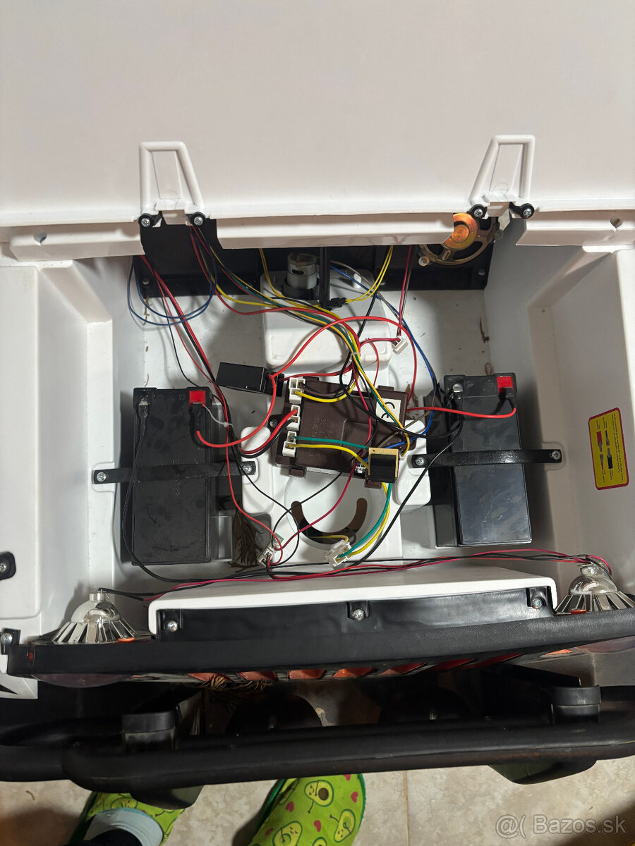 Detske elektricke auticko Jeep 4x4 pre 2 deti - 3