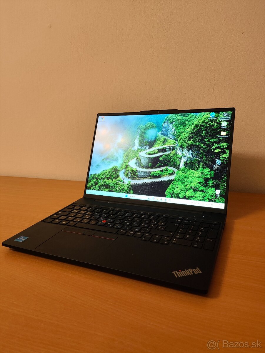 Lenovo ThinkPad E16 | i3-1315U | 8 → 32 GB RAM | 256 → 1 TB - 3