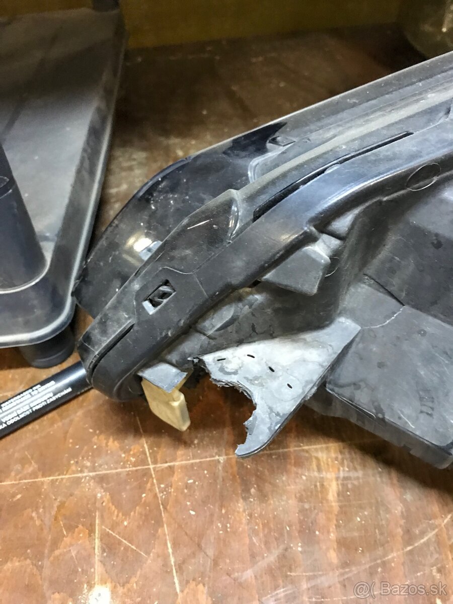 Vw Golf 8 pravý svetlomet - 3