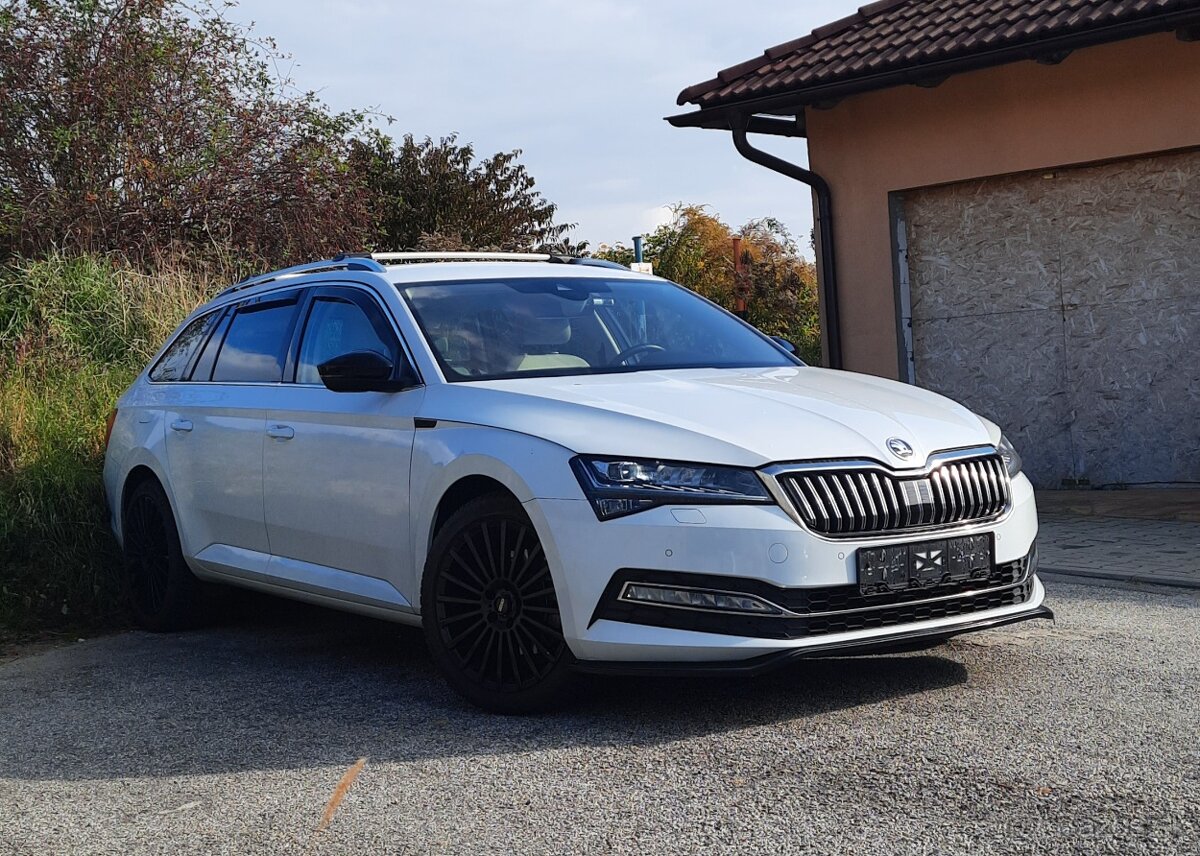 Predám Škoda Superb Combi 2.0 TDI SCR Live DSG - 3