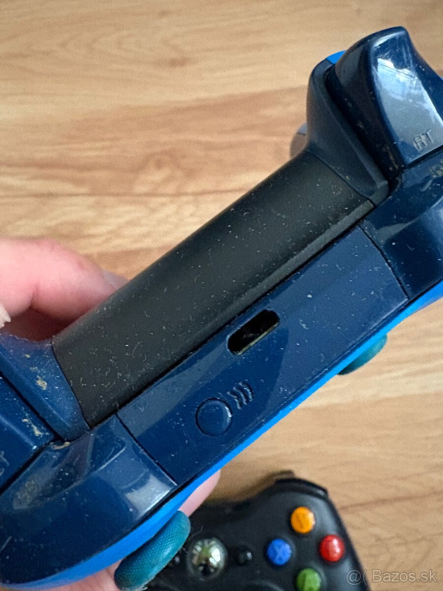 2× Xbox ovládače - 3