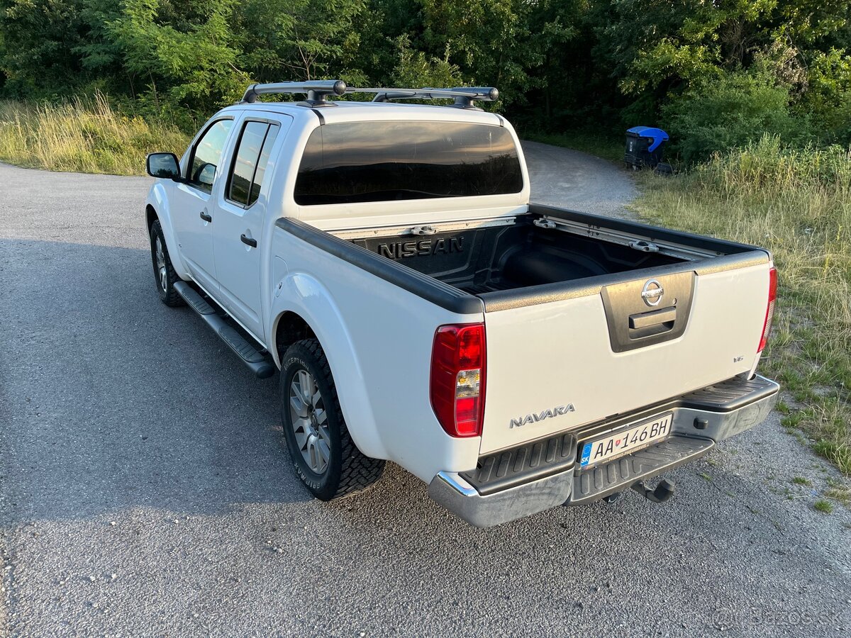 Nissan Navara DoubleCab 3.0 V6 Platinum - 3