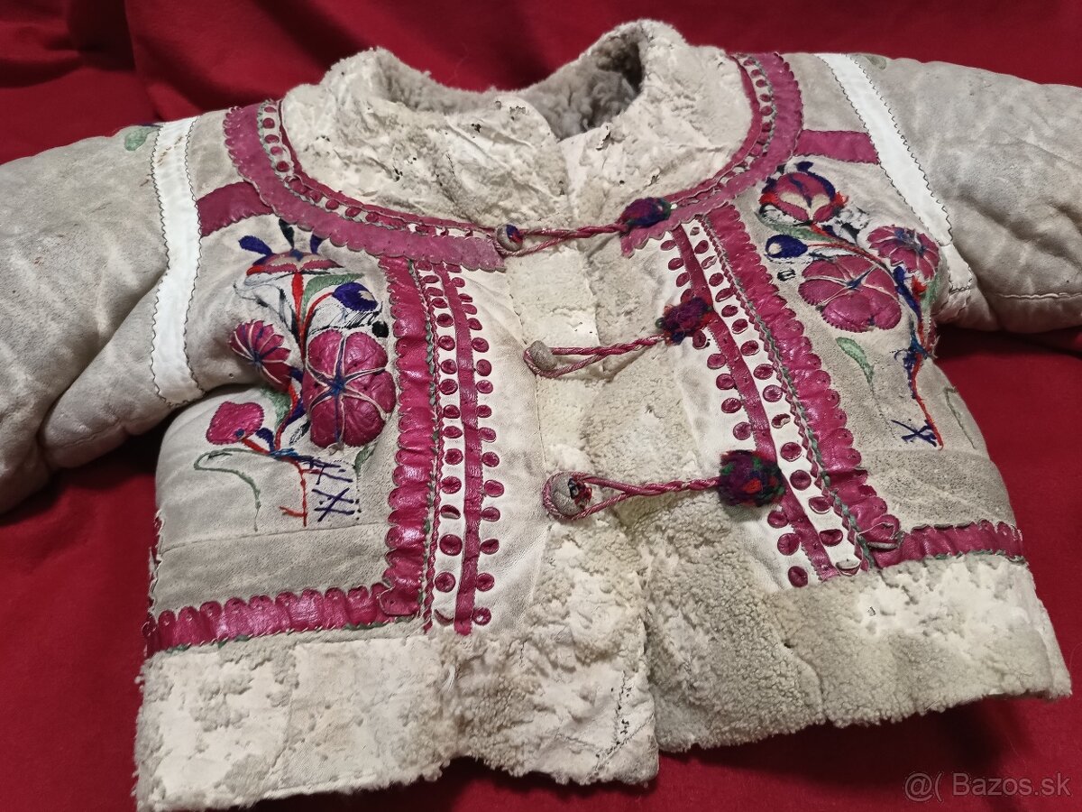 starožitný vyšívaní kožuštek ku kroju Pliešovce, Dobrá Niva - 3