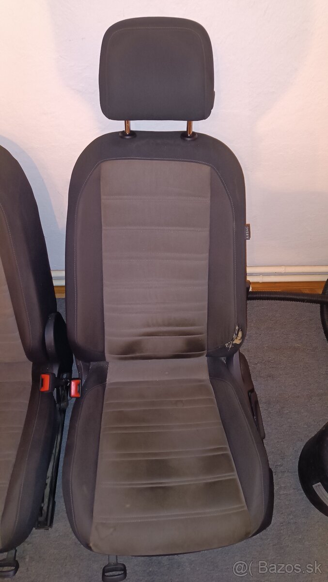 Predám sedačky Touran 2016 - 3