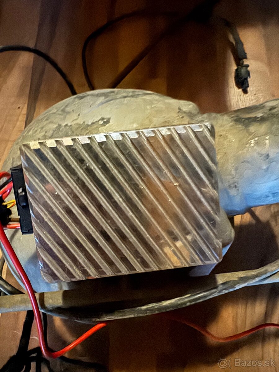 Sourand systém V8 Toyota Land cruiser - 3