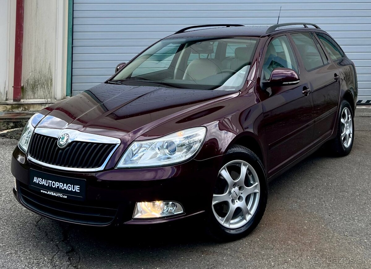 Škoda Octavia Combi 2.0 TDI DSG Elegance (2010) - 3