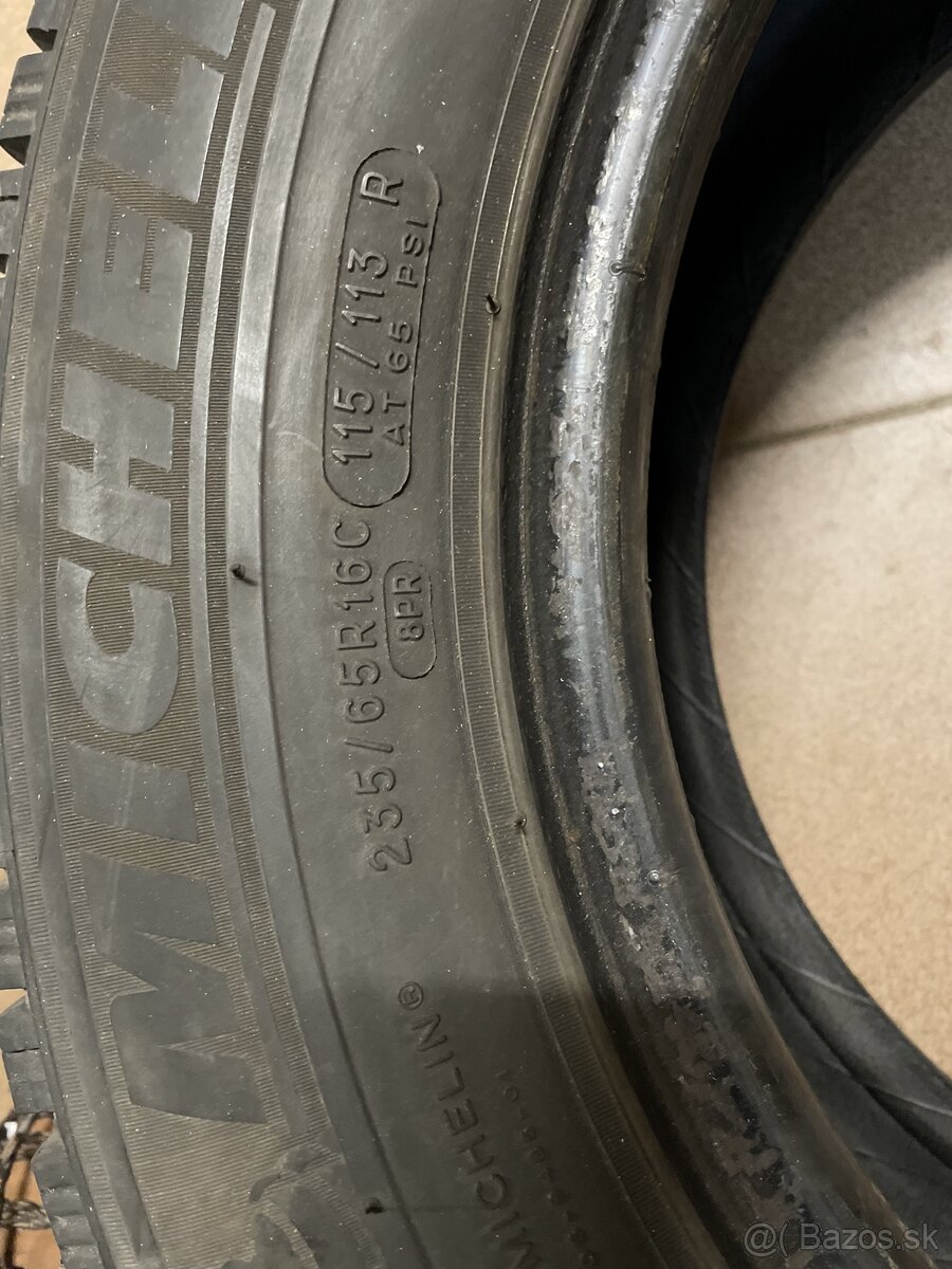 Michelin AGILIS Alpin 235/65 R16C - 3