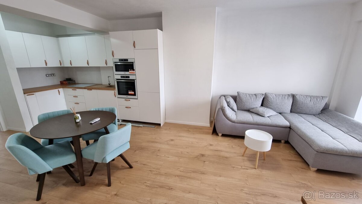 3izb. byt v centre s klimatizáciou - 3