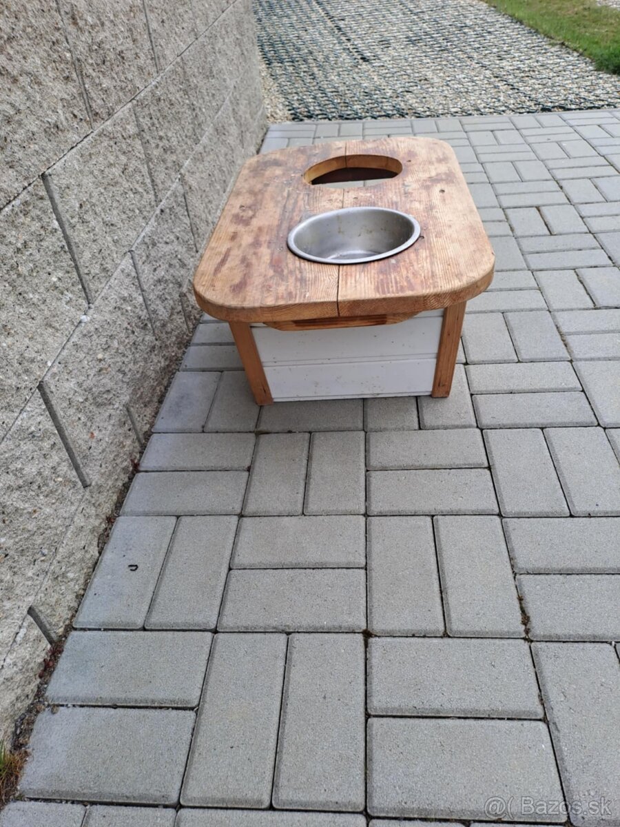 stôl na misky pre psa - 3